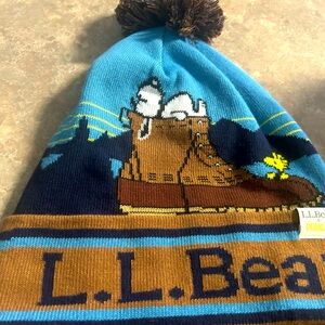 L.L. Bean Peanuts Pom Hat